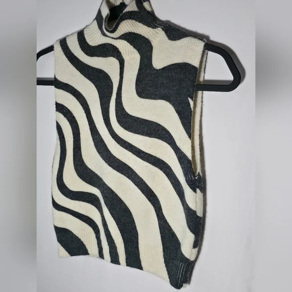 ZARA Jacquard Zebra Knit Top Wavy Stripe Sleeveless Turtleneck Vest 90s Retro - Picture 3 of 8